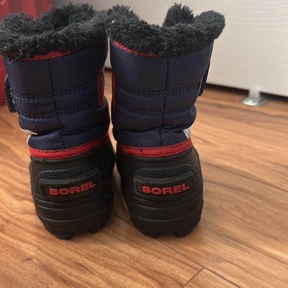Sorel toddler snow boots. Great used condition. - Picture 3 of 4